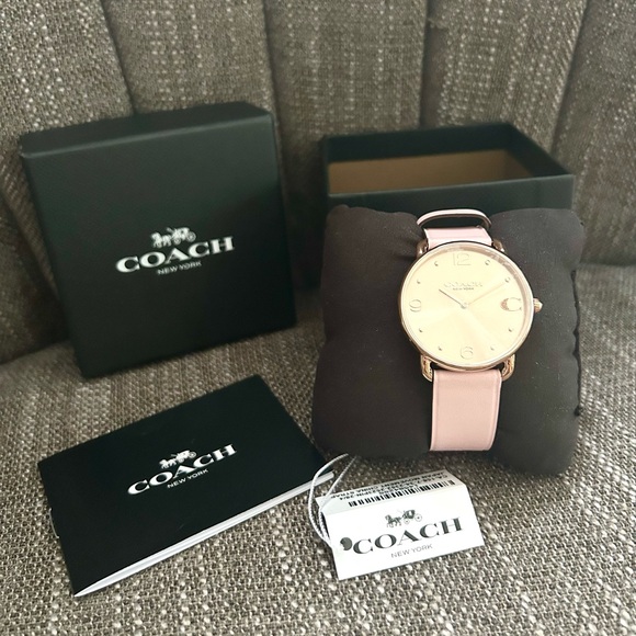 NWT Coach RoseGold Dial Elliot Genuine Leather Strap Watch - Picture 3 of 10